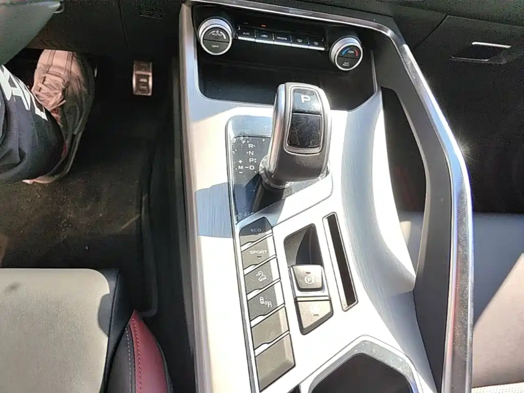 Geely Binyue — миниатюра 14