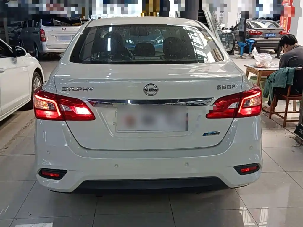 Nissan Sylphy — миниатюра 6