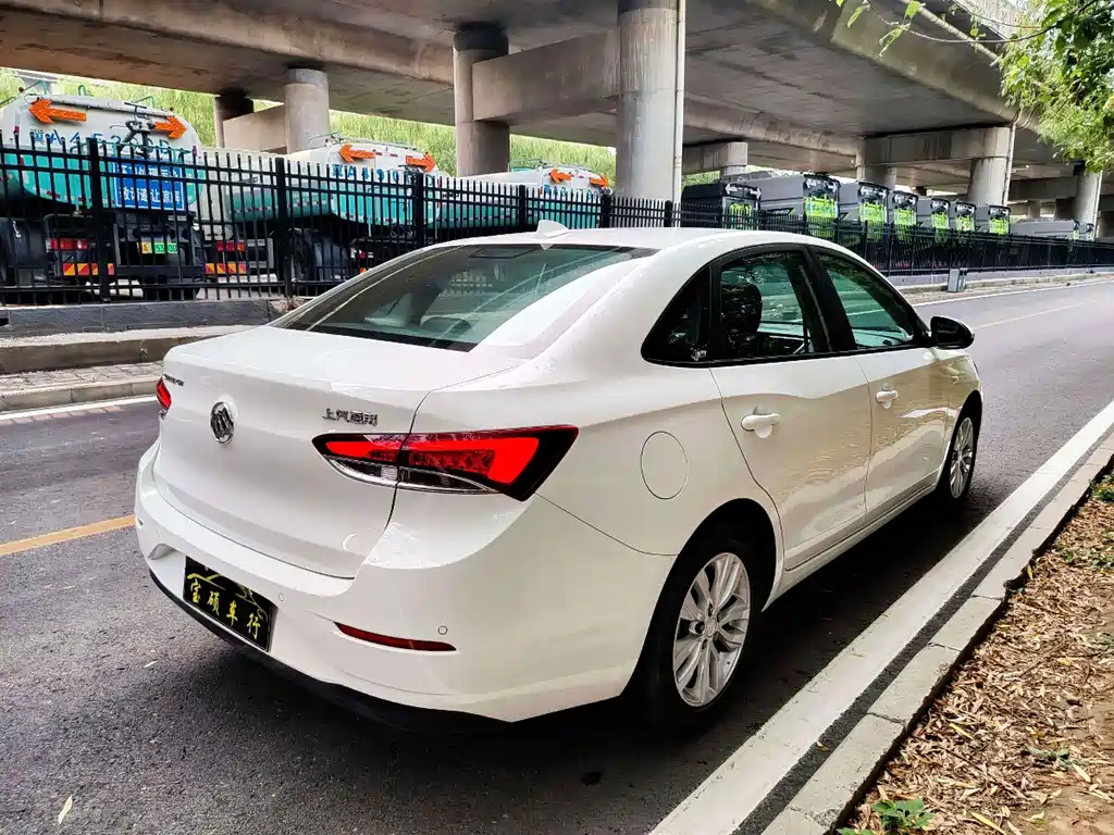 Buick Excelle — миниатюра 12