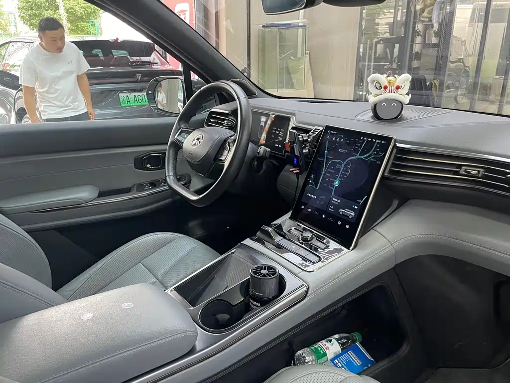 NIO ES8 — миниатюра 17
