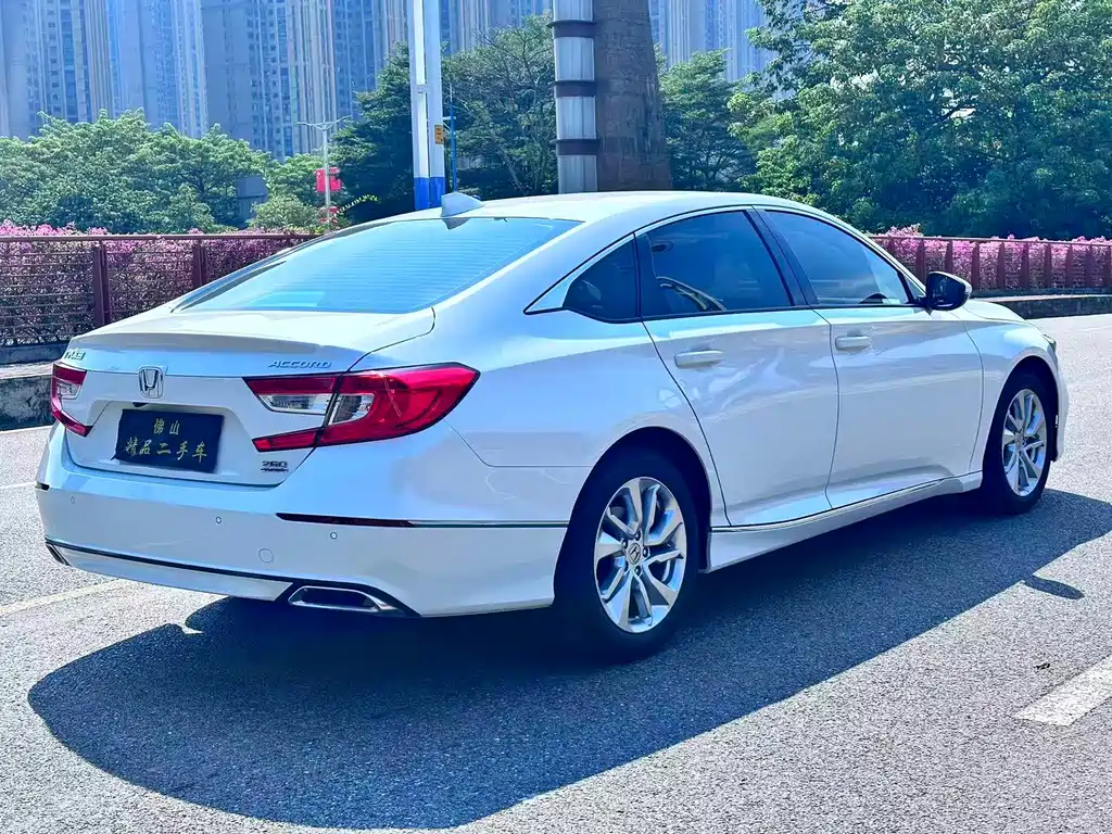 Honda Accord — миниатюра 7