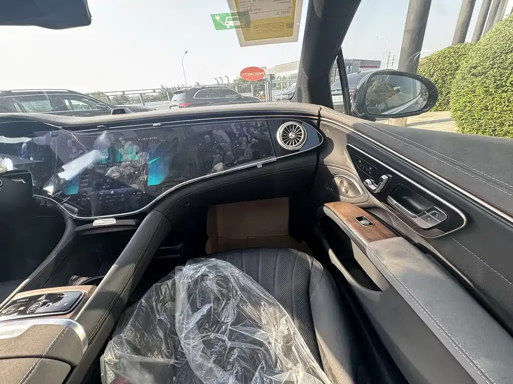 Mercedes-Benz EQS — миниатюра 12