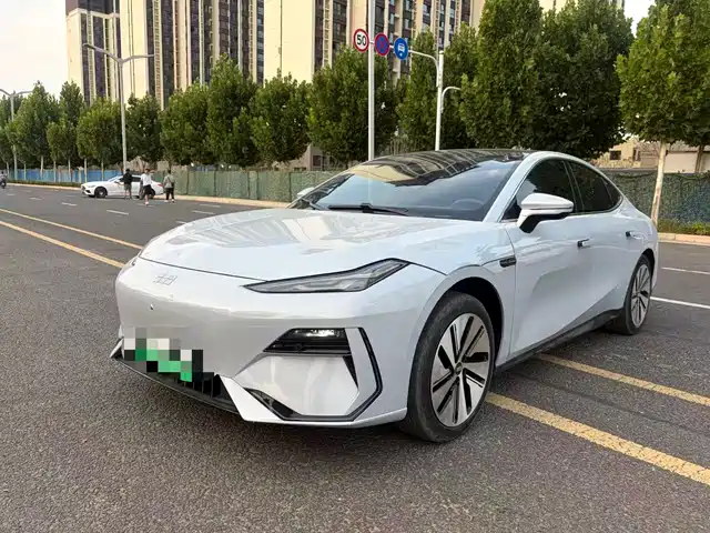 2023 Geely Galaxy E8