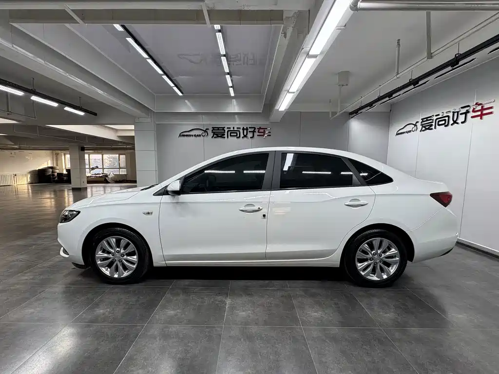 Buick Excelle — миниатюра 4