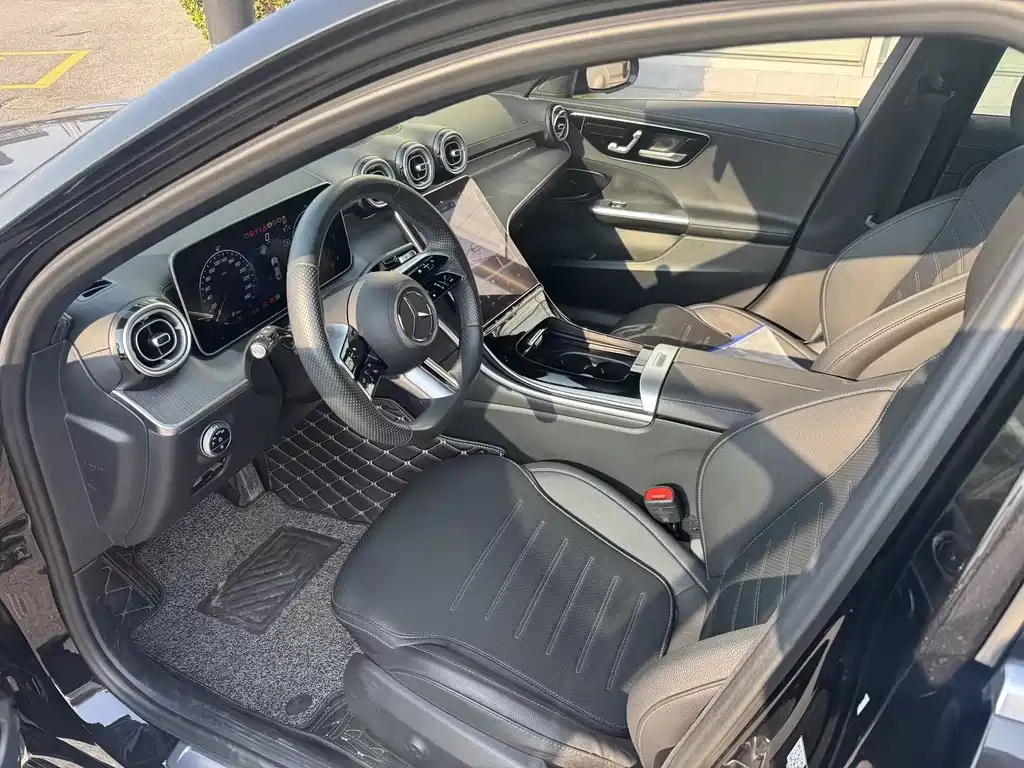 Mercedes-Benz C-Class — миниатюра 7