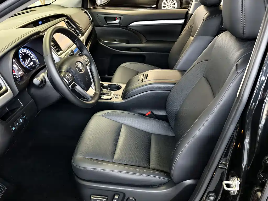 Toyota Highlander — миниатюра 7