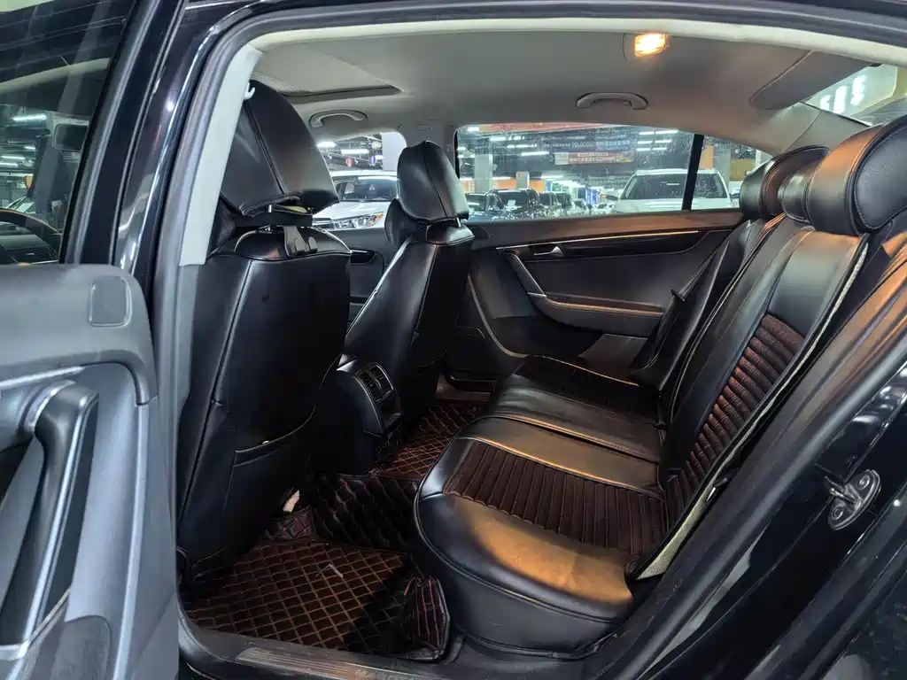 Volkswagen Magotan — миниатюра 4