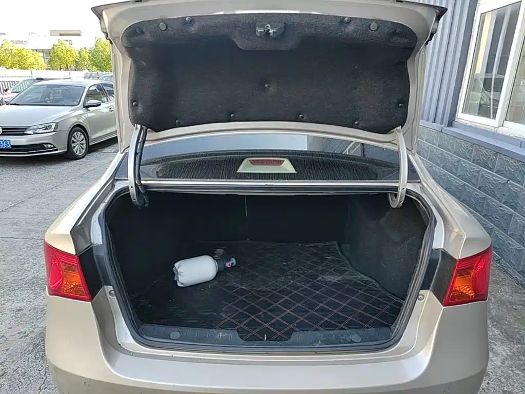 Roewe 350 — миниатюра 19