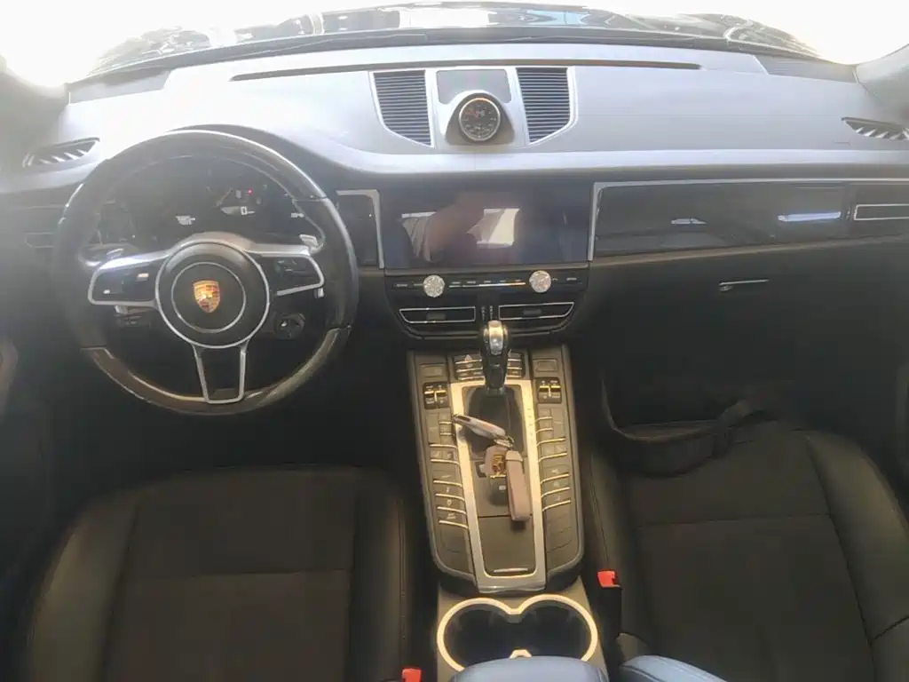 Porsche Macan — миниатюра 10