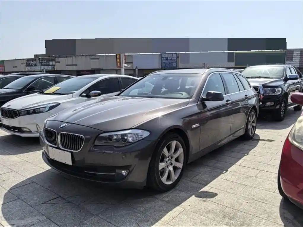 BMW 5 Series (Import) 2012