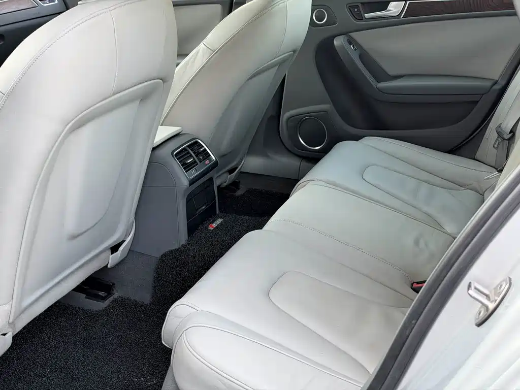 Audi A4L — миниатюра 11