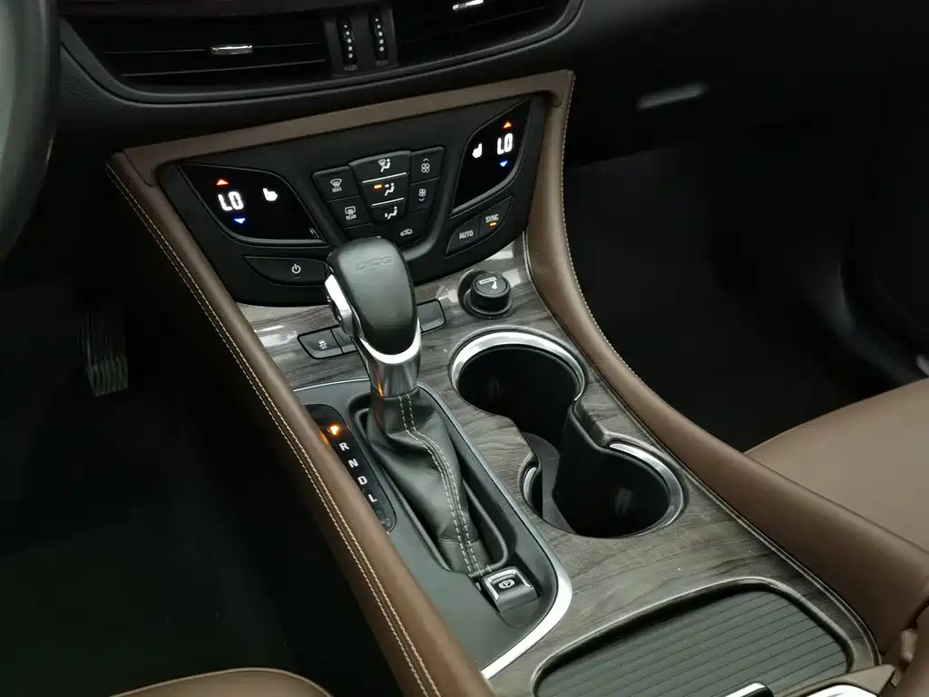 Buick Envision Plus — миниатюра 13