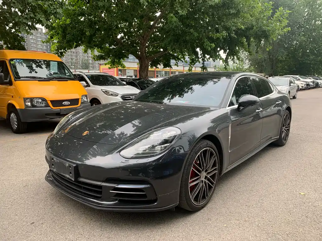 Porsche Panamera 2018
