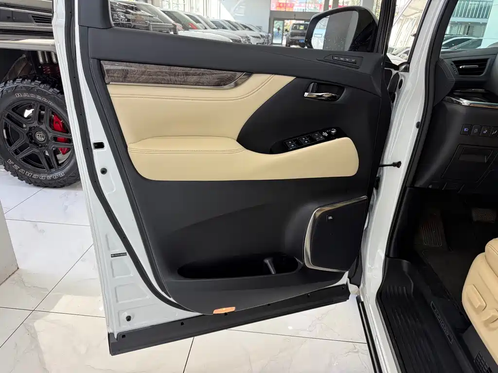 TOYOTA ELFA
