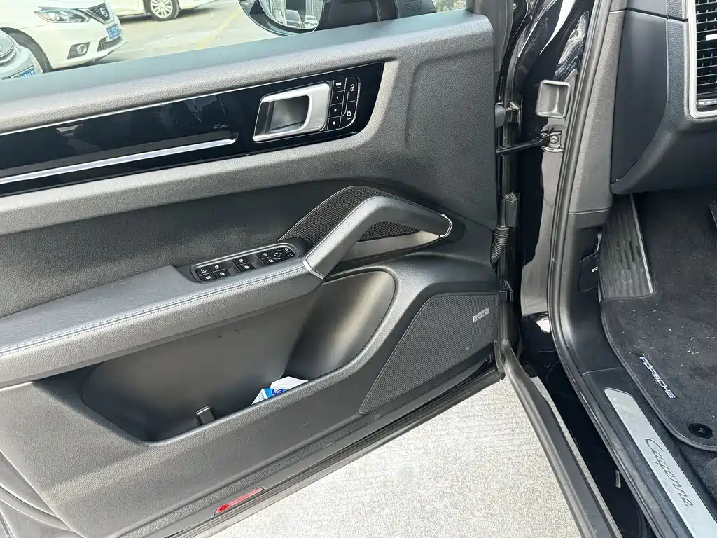 PORSCHE CAYENNE NEW ENERGY