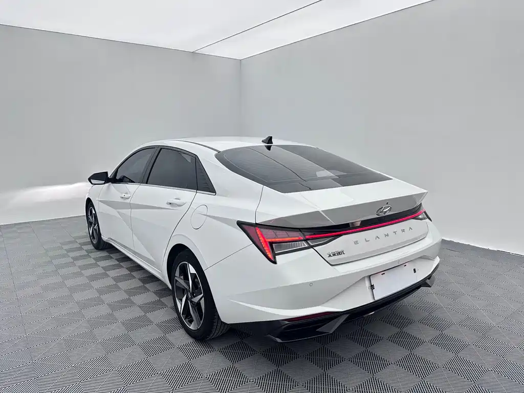 Hyundai Elantra — миниатюра 4