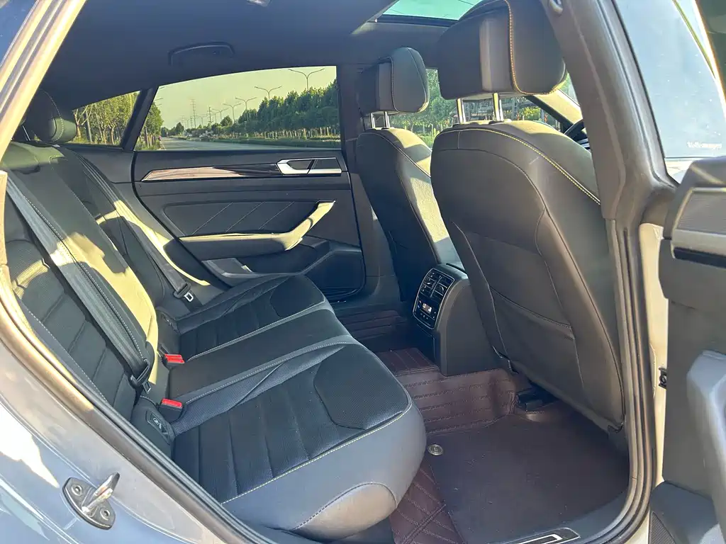 Volkswagen CC — миниатюра 8
