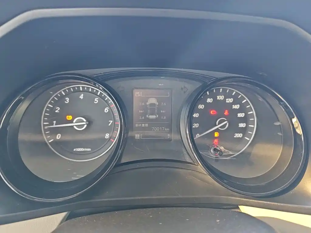 Wuling Hongguang PLUS — миниатюра 12