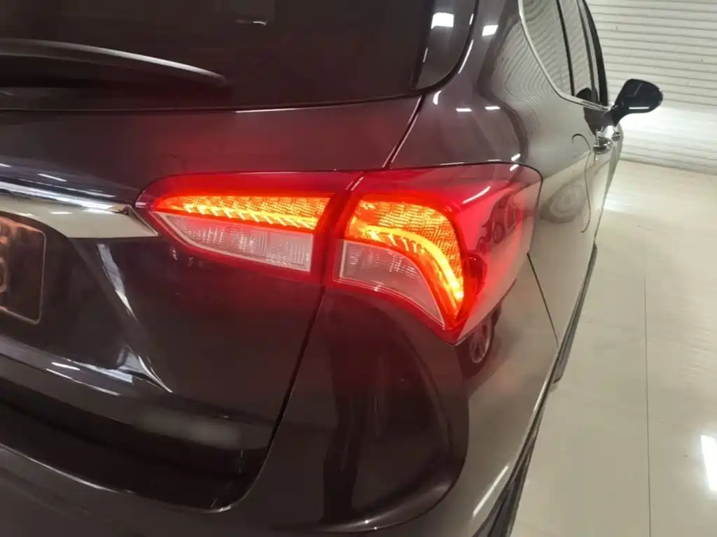 Buick Envision Plus — миниатюра 8