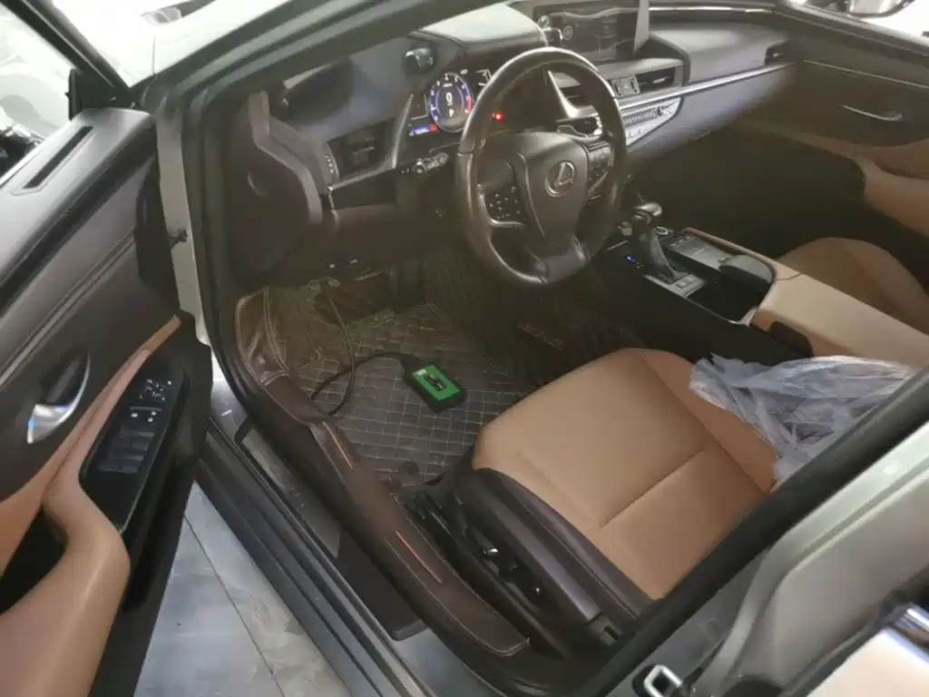 Lexus ES — миниатюра 16