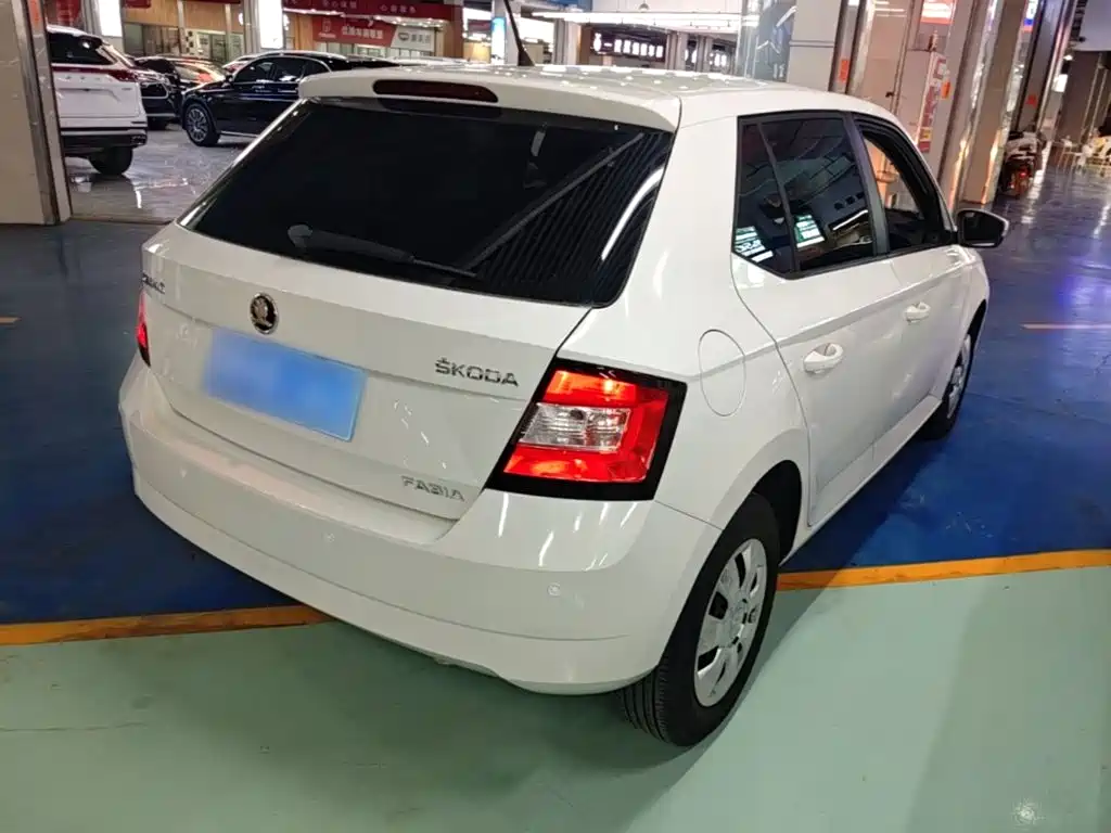 Skoda Fabia — миниатюра 7