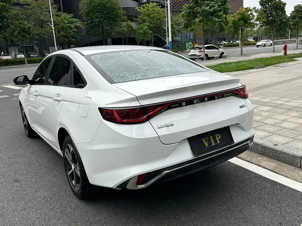 Geely Emgrand L — миниатюра 15