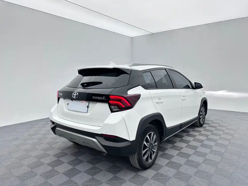 Toyota Yaris L — миниатюра 6