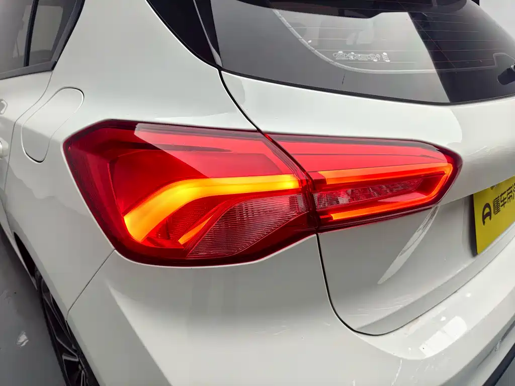 Ford Focus — миниатюра 6