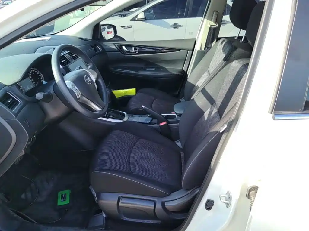 Nissan Tiida — миниатюра 15