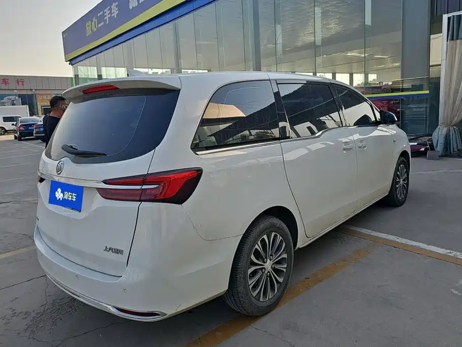 Buick GL8 — миниатюра 3