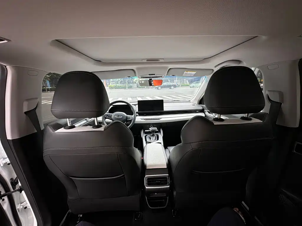 Geely Emgrand L — миниатюра 5