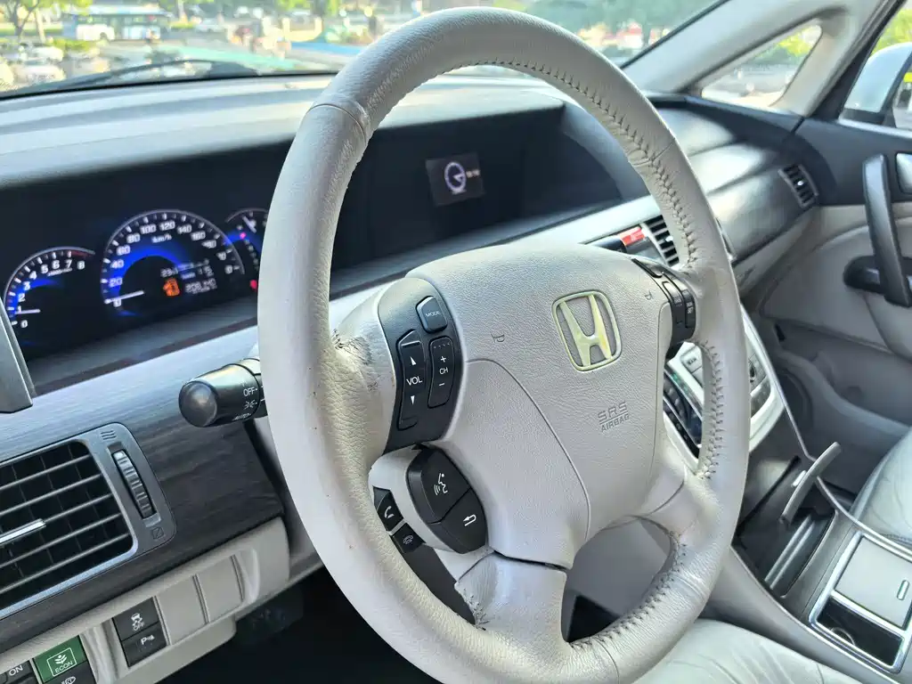 Honda Elysion — миниатюра 8