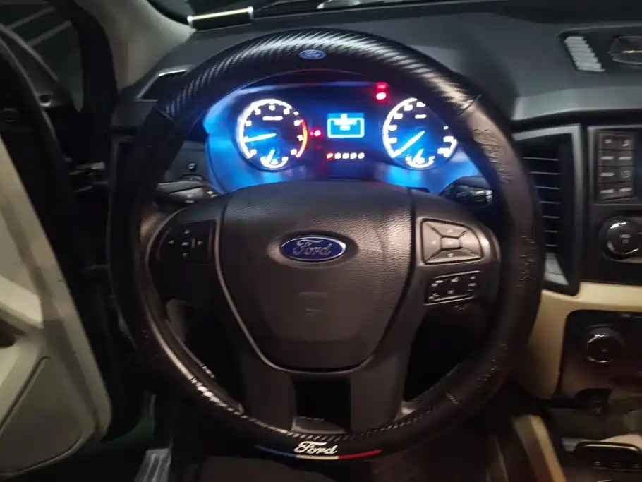Ford Everest — миниатюра 15