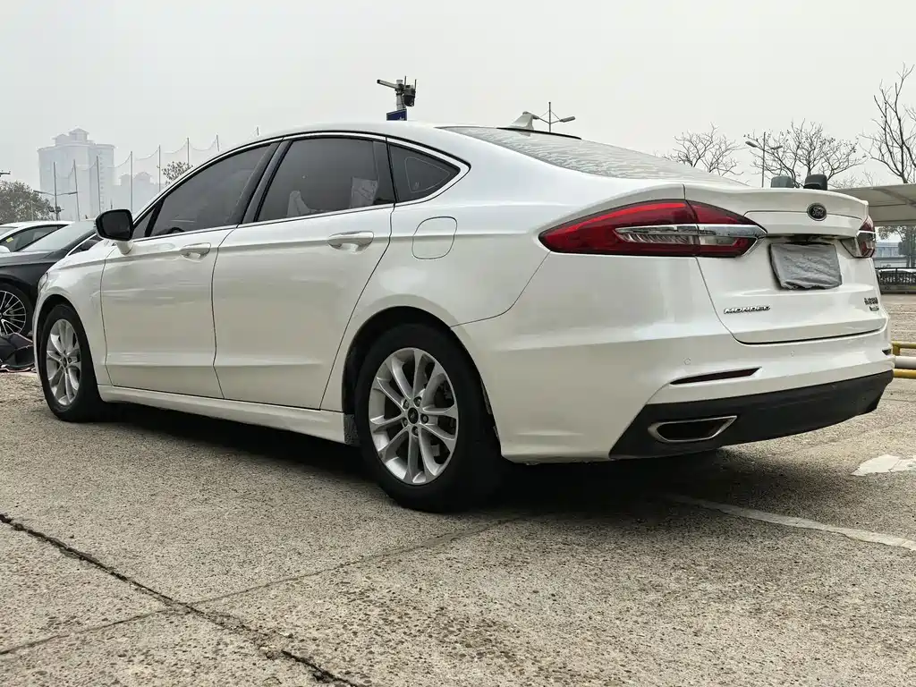 Ford Mondeo — миниатюра 3