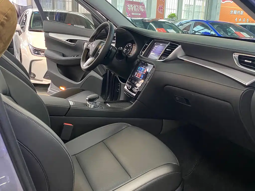 Infiniti QX50 — миниатюра 11