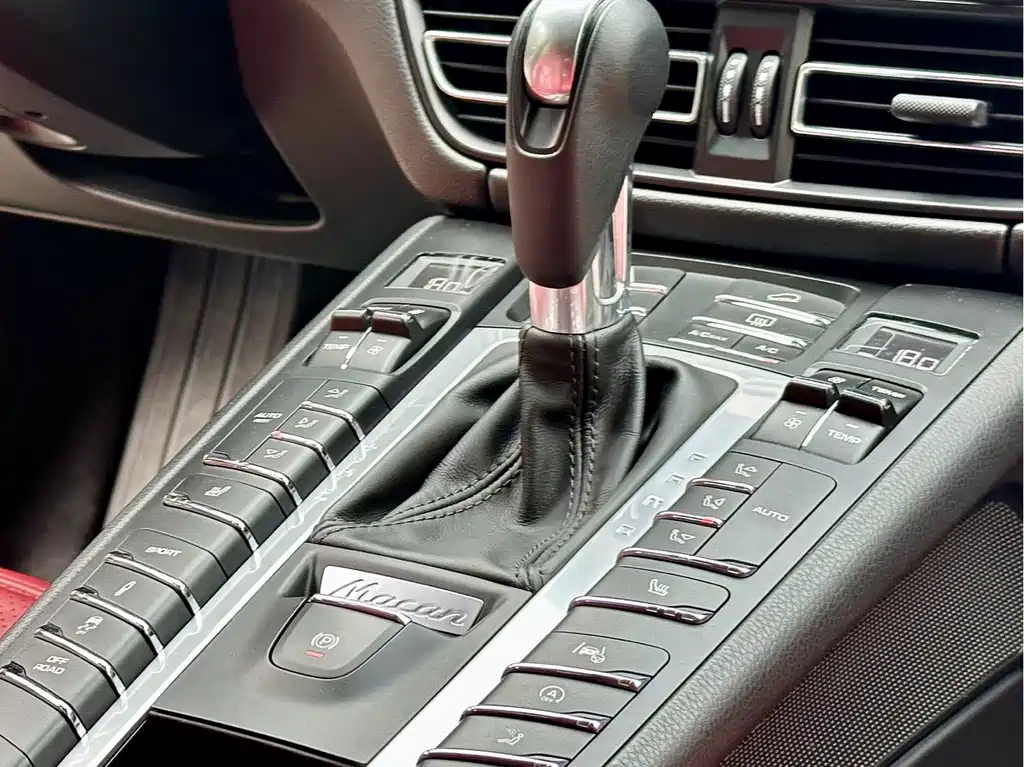 Porsche Macan — миниатюра 7