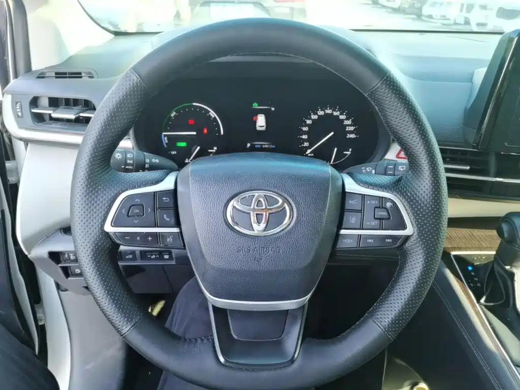 Toyota Sienna — миниатюра 11