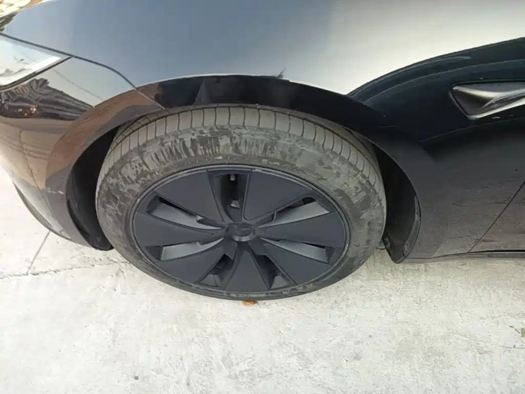 Tesla Model 3 — миниатюра 23