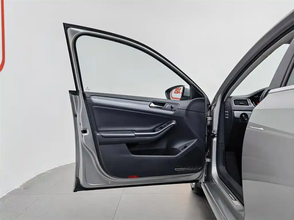 Volkswagen Sagitar 2015 230TSI AT Comfort