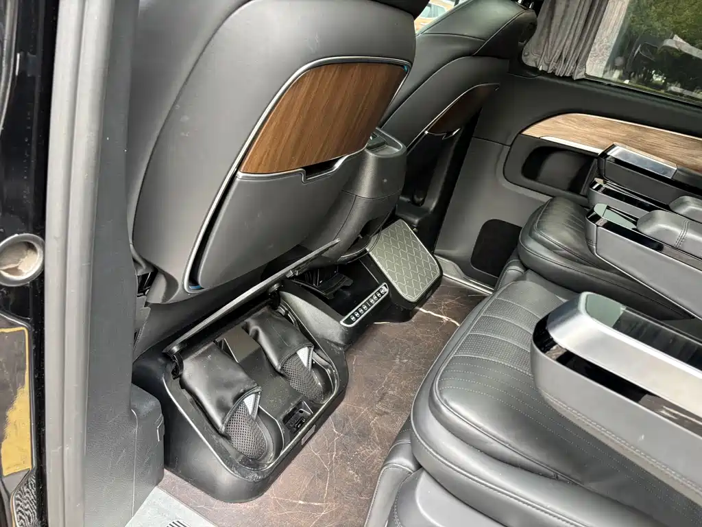 MERCEDES-BENZ V CLASS