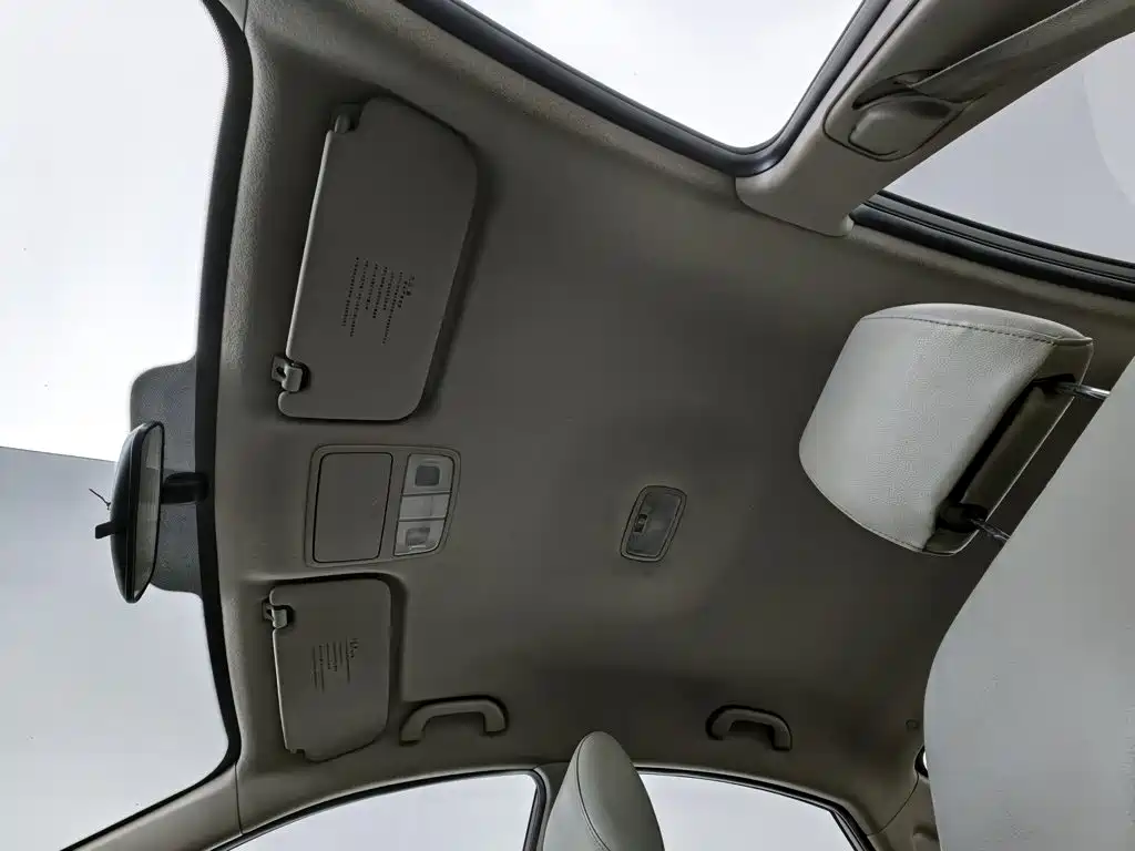 Hyundai Elantra — миниатюра 14