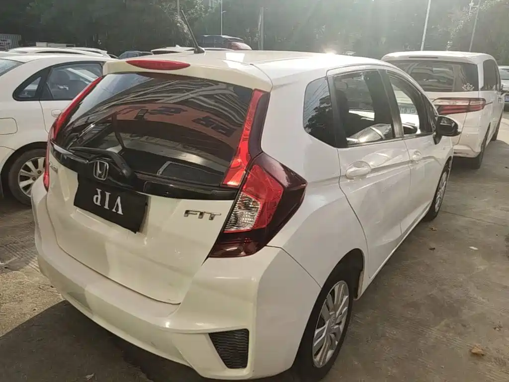 Honda Fit — миниатюра 5