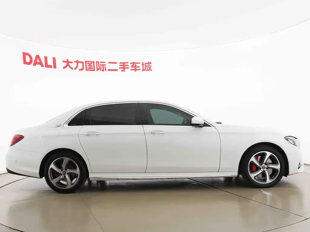 Mercedes-Benz E-Class — миниатюра 4