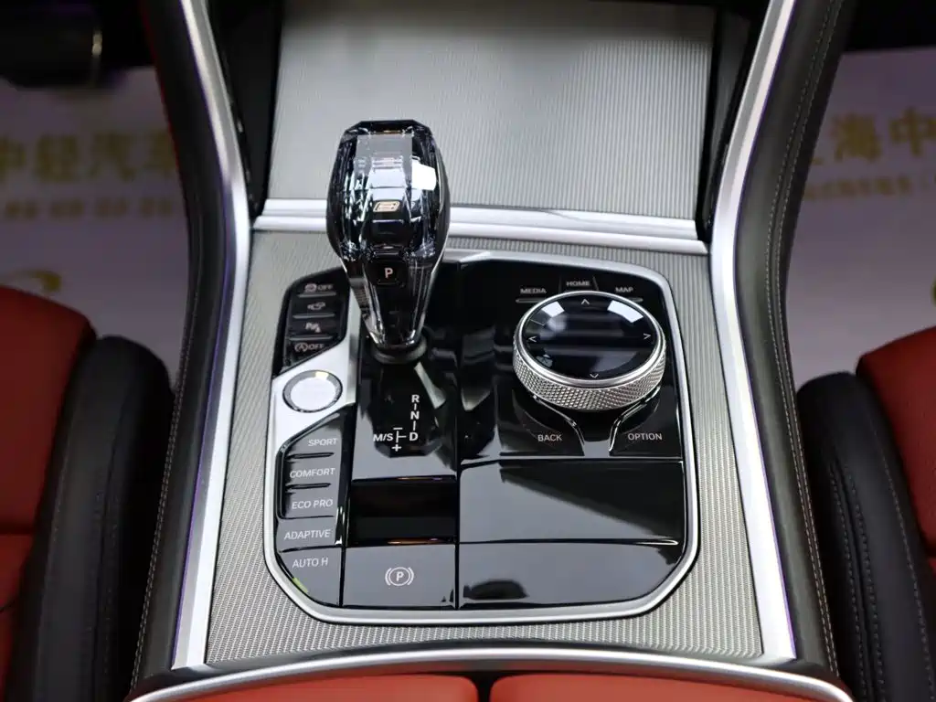 BMW 8 Series — миниатюра 18
