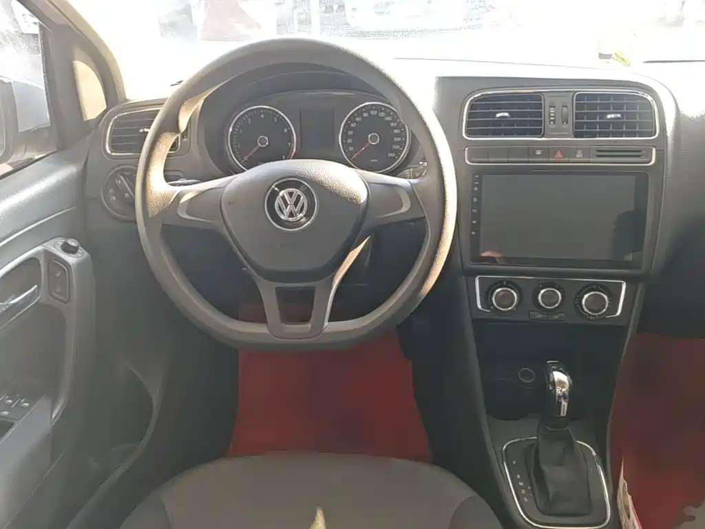 Volkswagen Polo — миниатюра 11