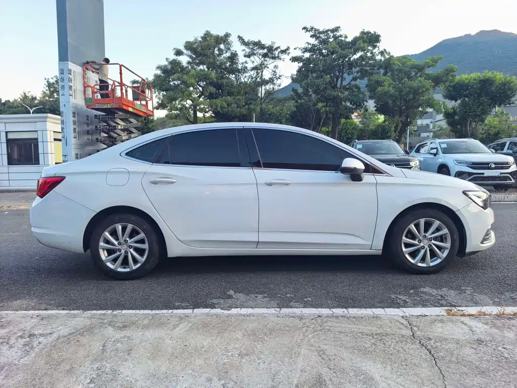 Buick Verano — миниатюра 10