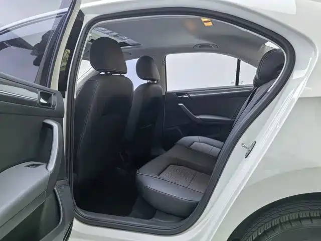 Volkswagen Santana — миниатюра 7
