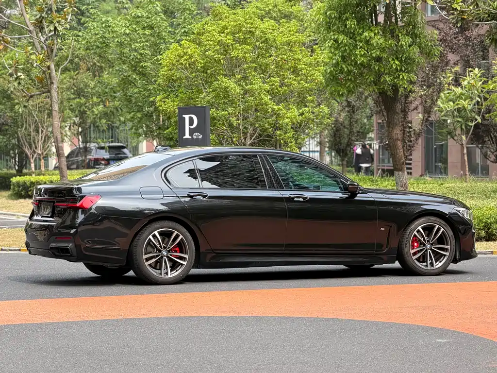 BMW 7 Series 7 2021 730Li M Sport