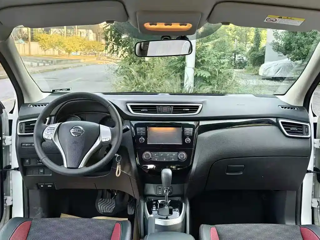 Nissan Qashqai — миниатюра 12