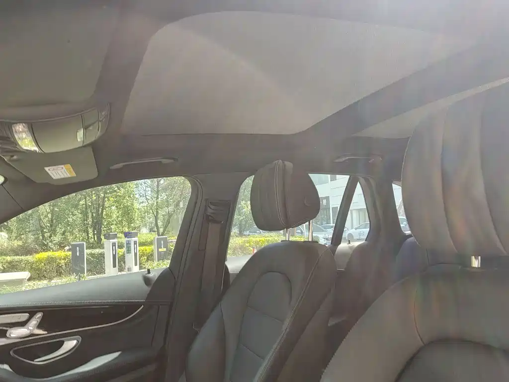 Mercedes-Benz GLC 2019 GLC 260 4MATIC Luxury